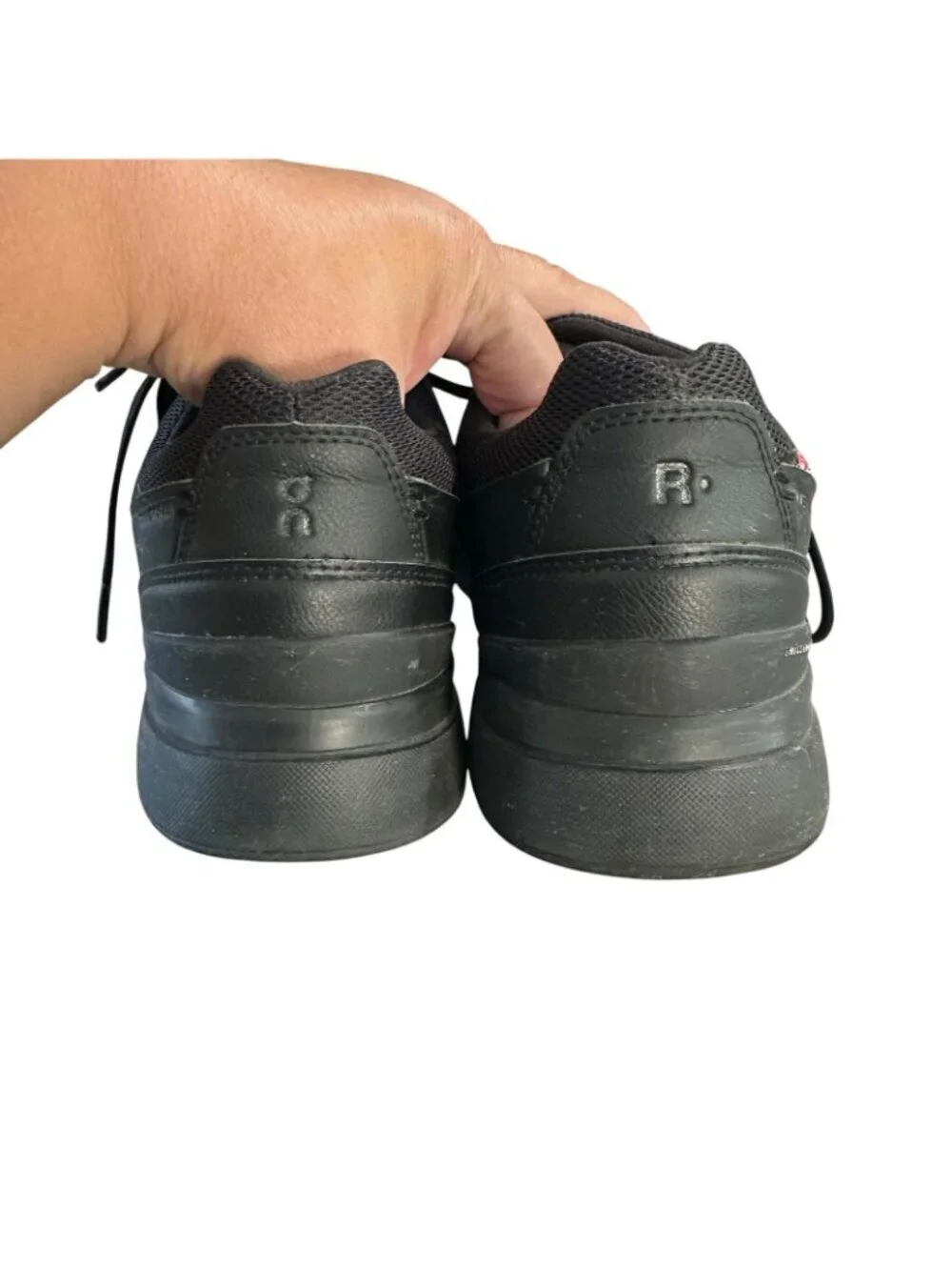 On Running THE ROGER Advantage Men's Tennis Sneaker Black US 12 Athletic Gym Run
